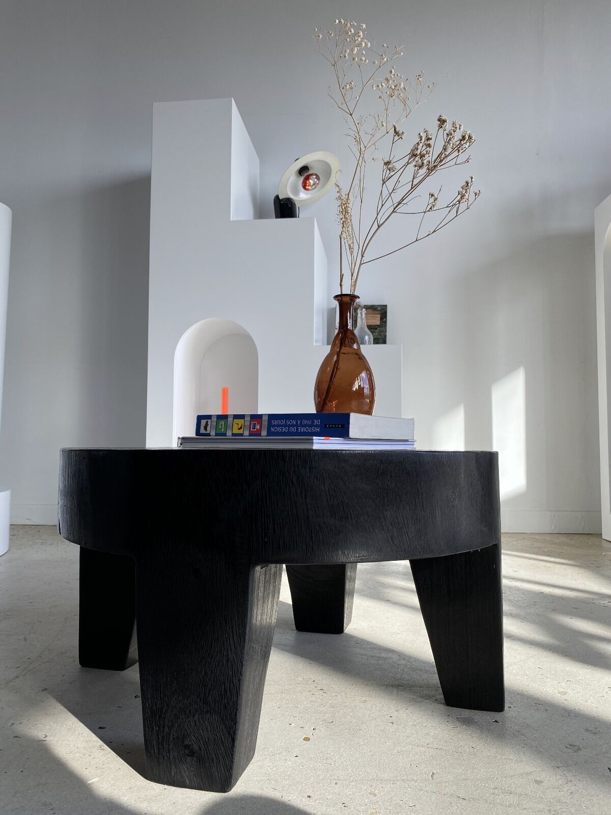 Coffee table en bois massif monoxyle noir
