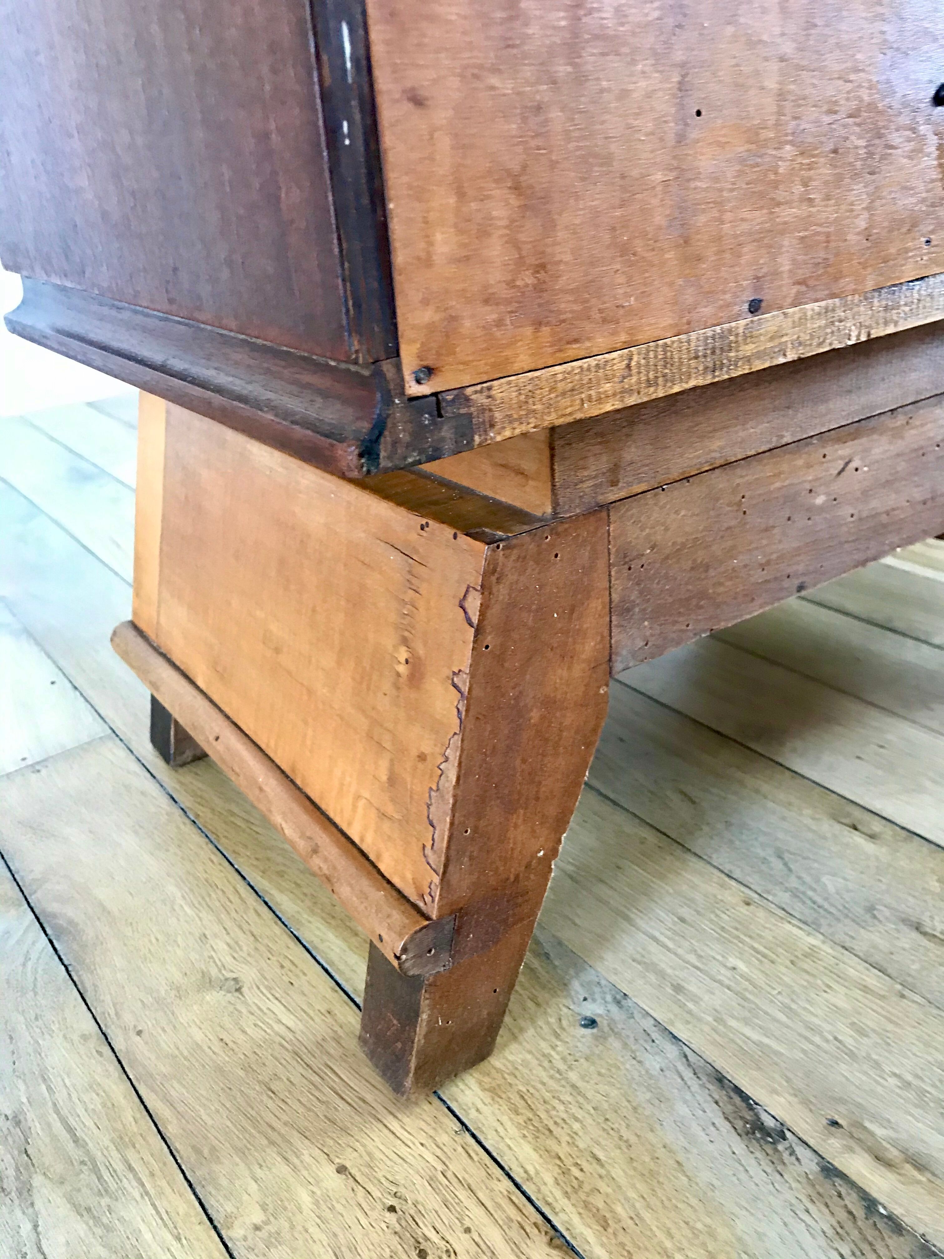 Bedside table in orm magnifying glass art deco 30s