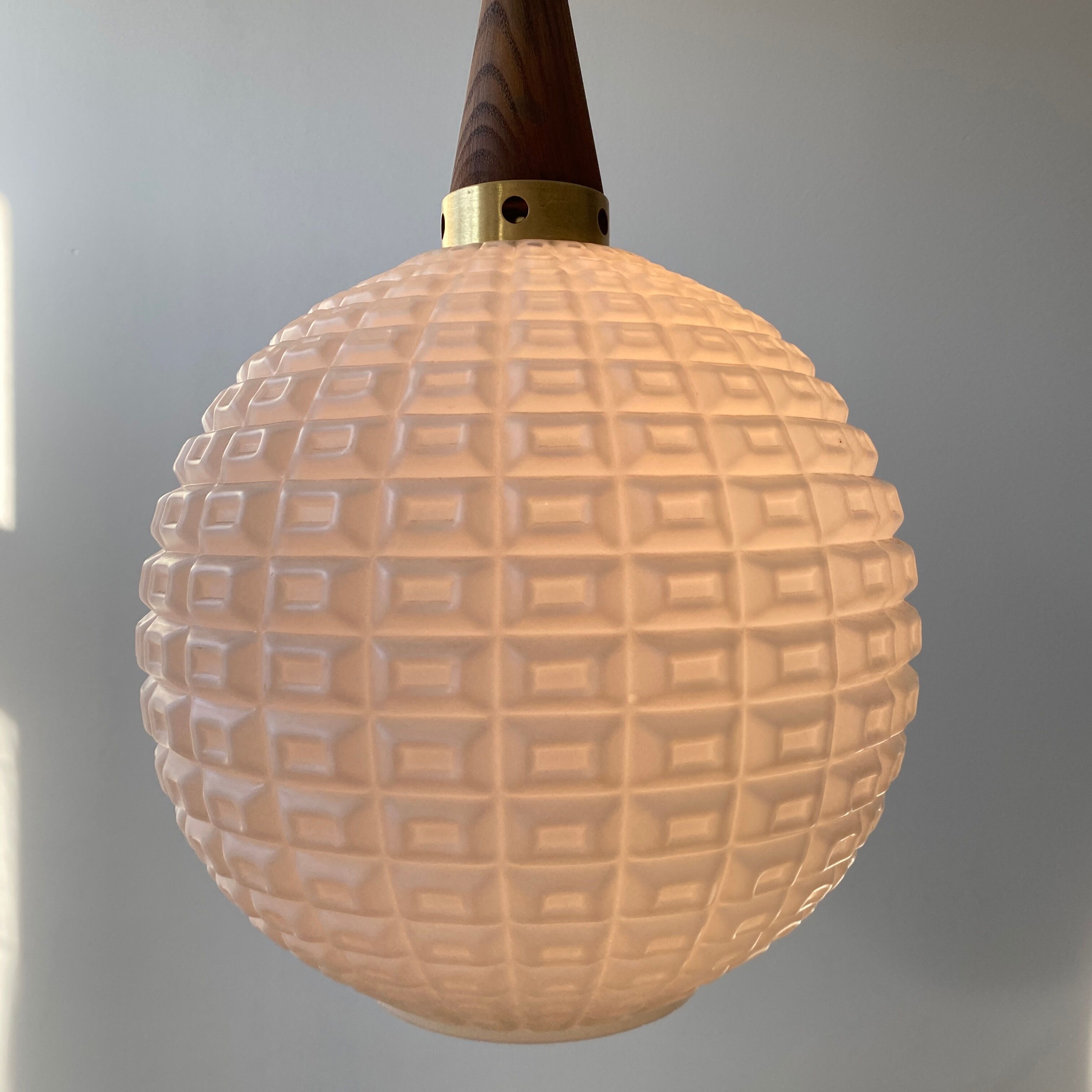 Scandinavian pendant lamp