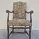 Fauteuil de style Louis XIII en noyer