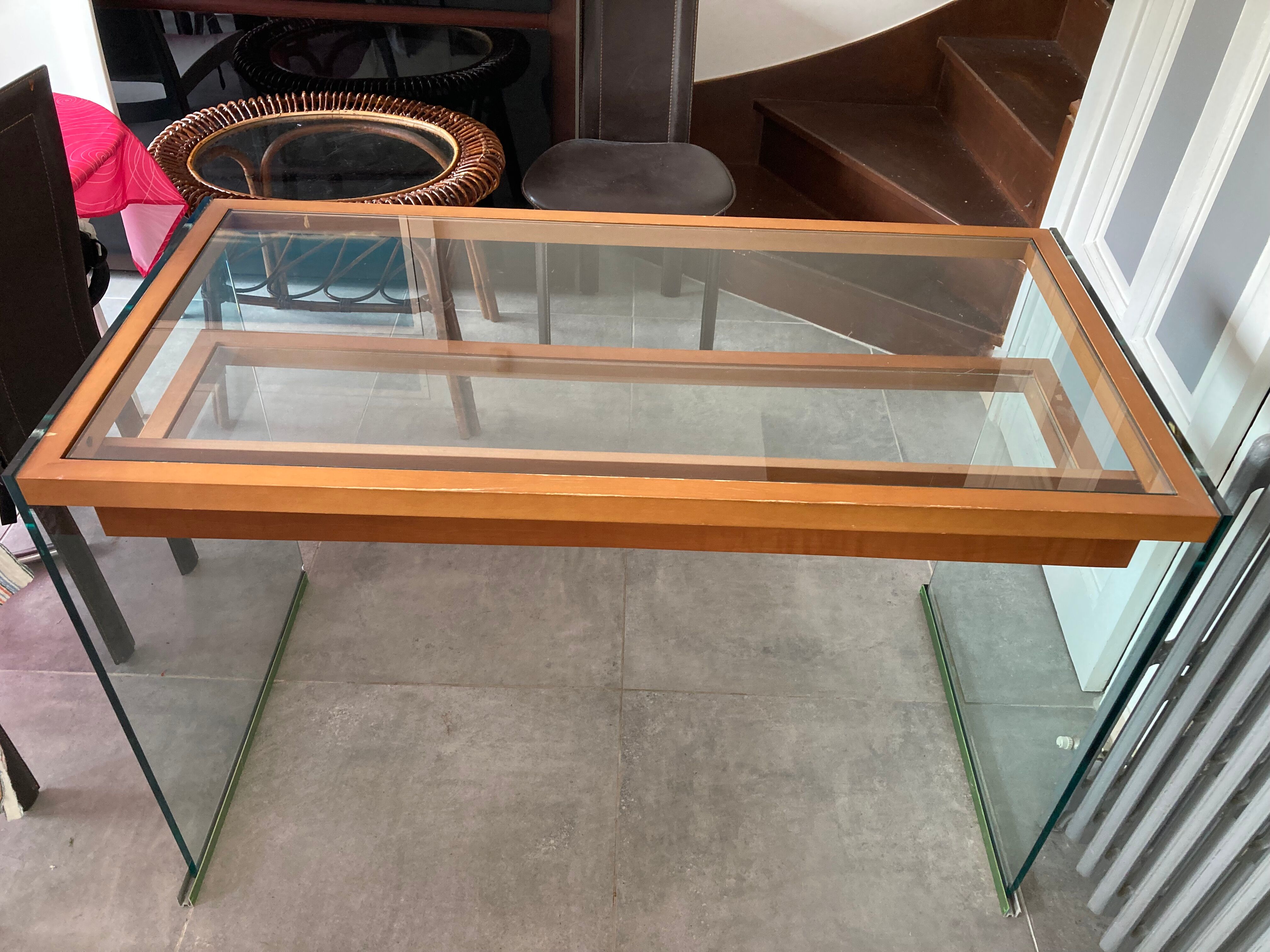 Desk glass structure