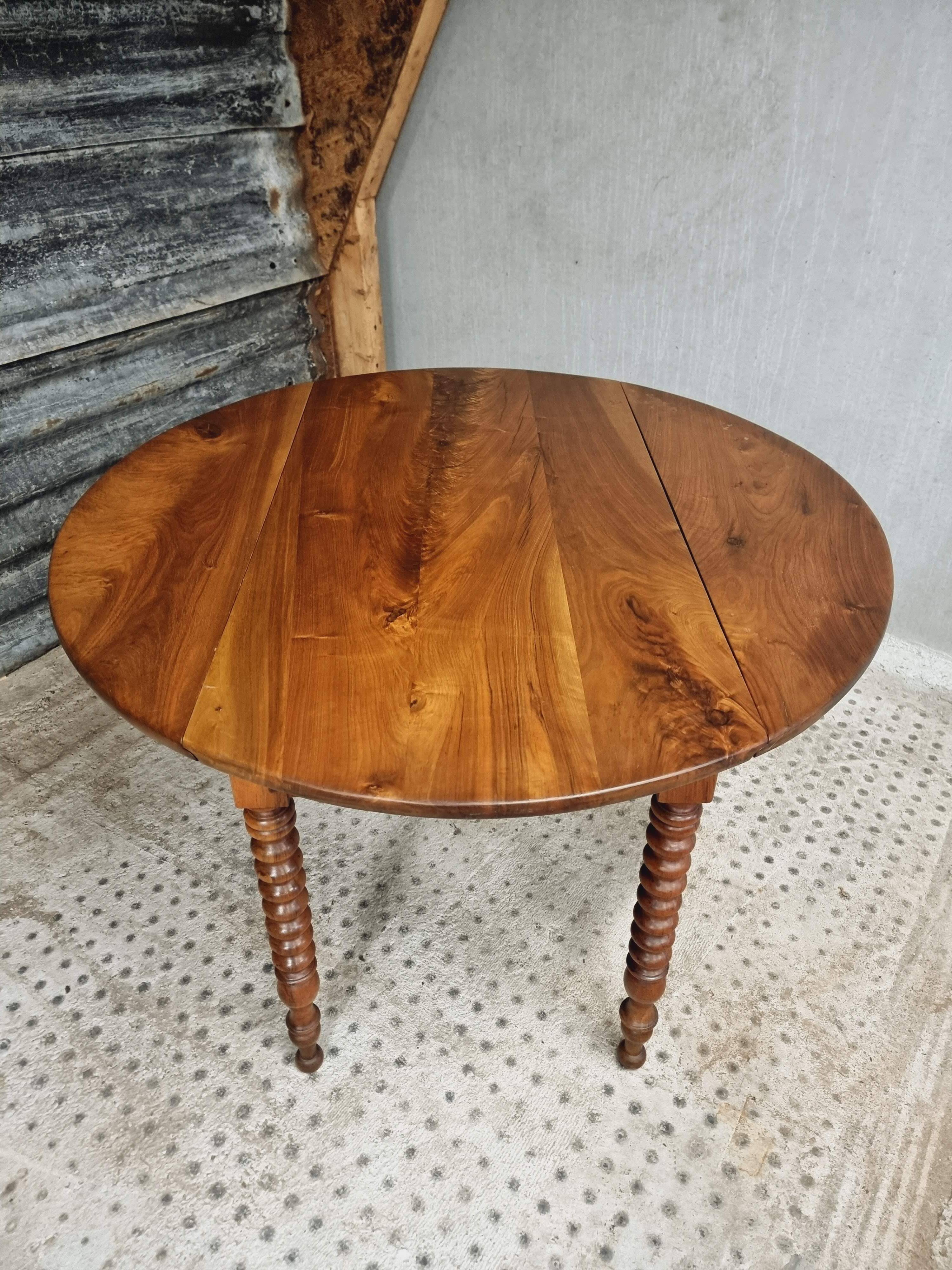 Antique round table drop-leaf table 125 cm walnut