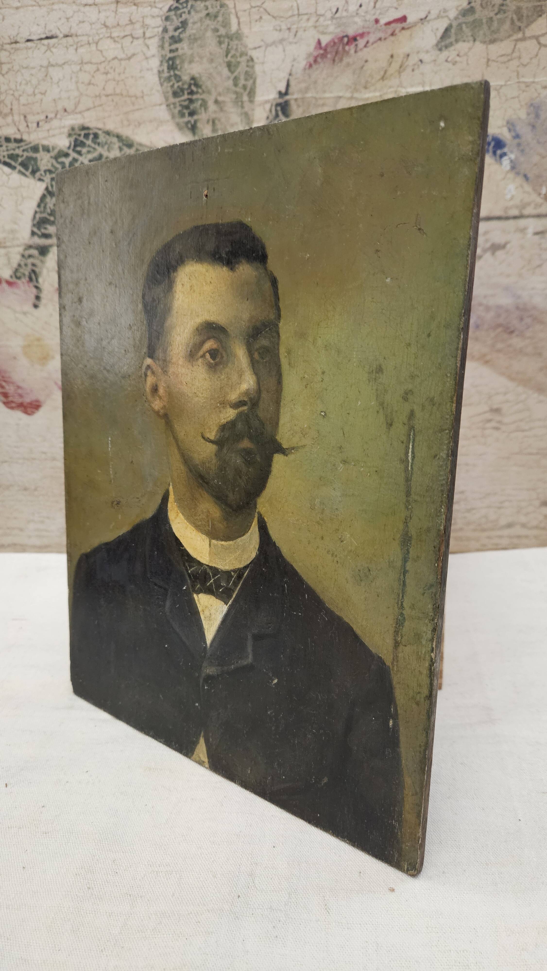 Portrait huile sur panneau - Homme à la moustache