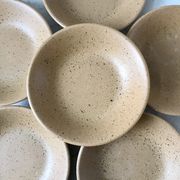 Lot de 6 assiettes creuses en grès mat années 70