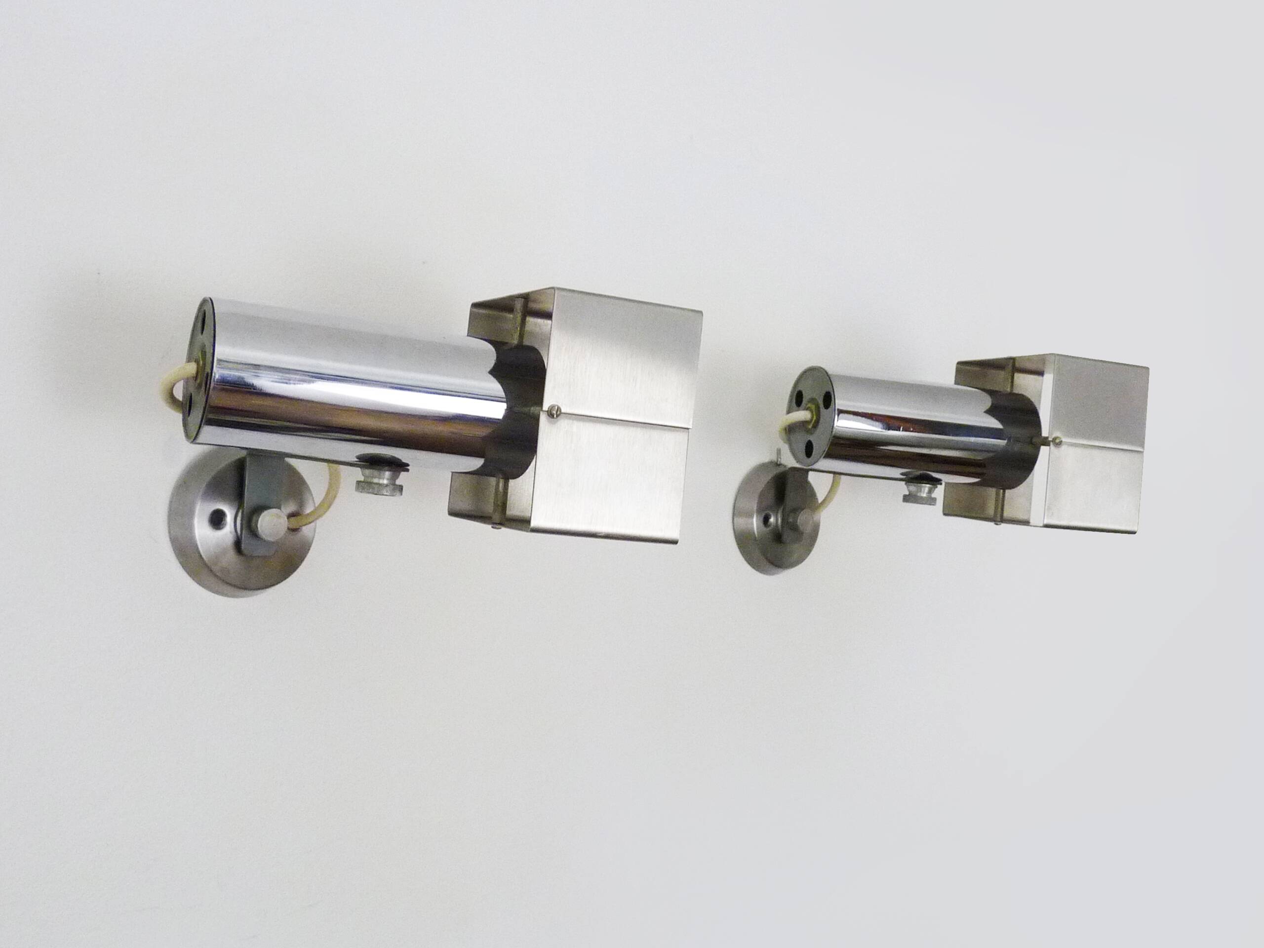 Pair of Space Age wall lights, adjustable, chrome-plated metal, aluminium, 60