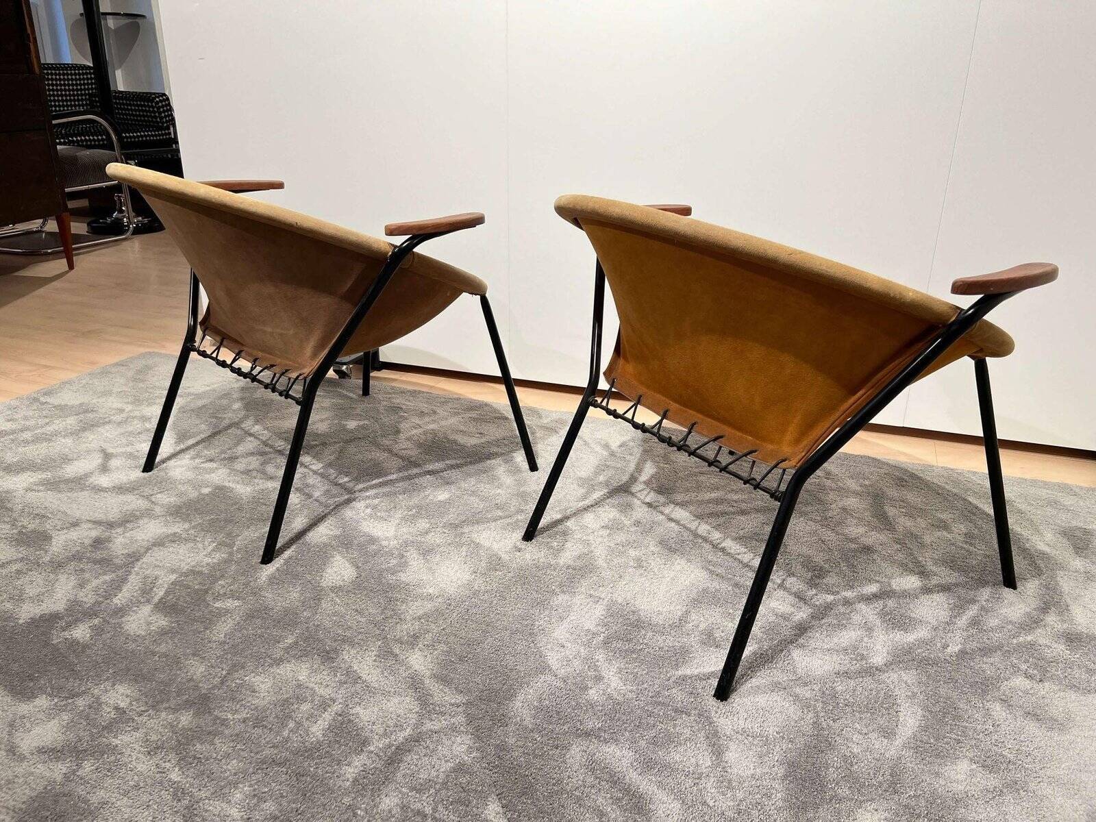 Ensemble de fauteuils lounge en cuir suédé jaune attribués à Hans Olsen, Danemark, années 1960.