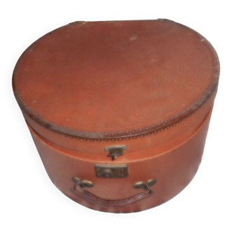 Hat trunk