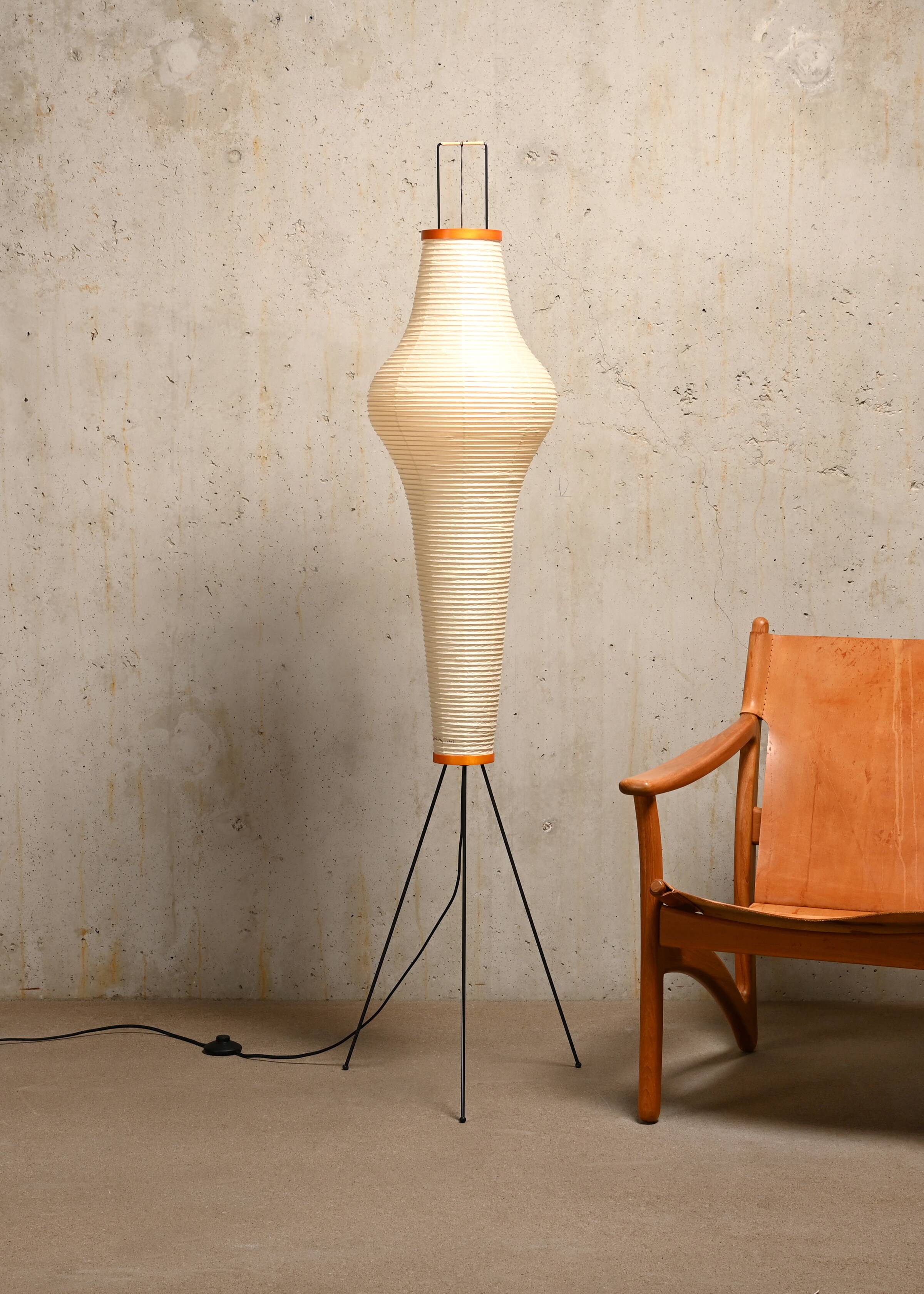 Isamu Noguchi Akari Model 14A Light Sculpture in Washi Paper and Bamboo by Ozeki