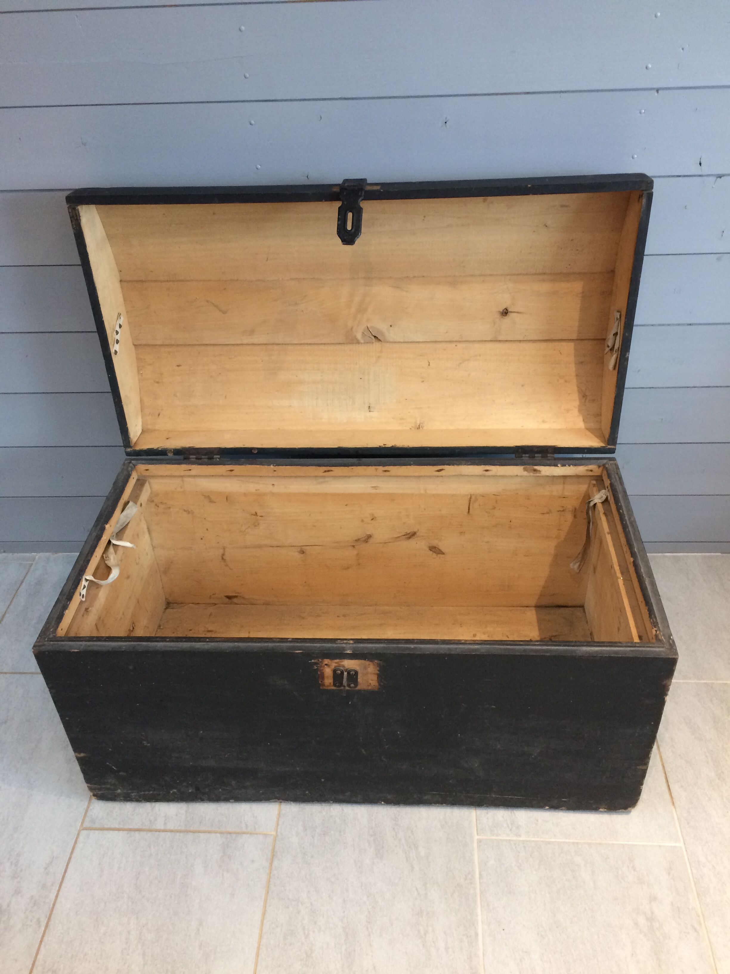 Travel trunk Pan
