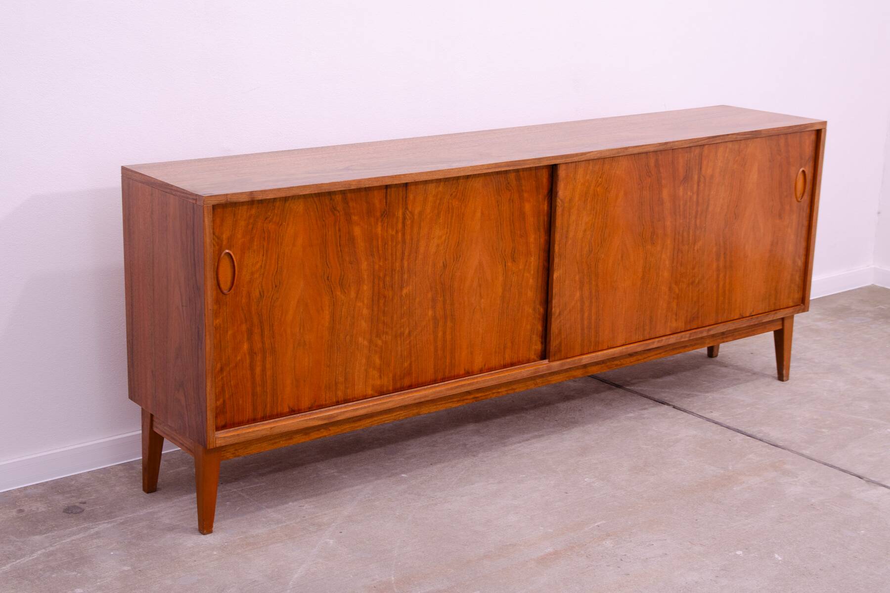 Enfilade longue de style scandinave par Sedláček & Vyčítal, Tchécoslovaquie, années 1960