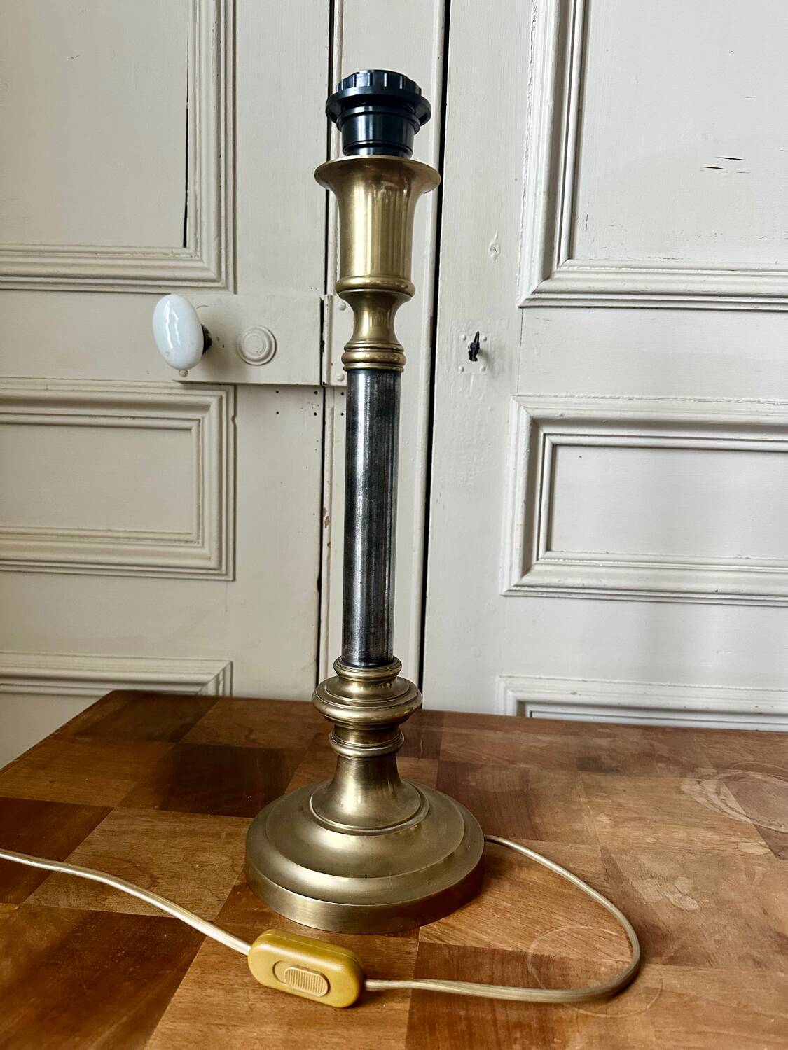 Lamp base in brass and chrome-plated steel