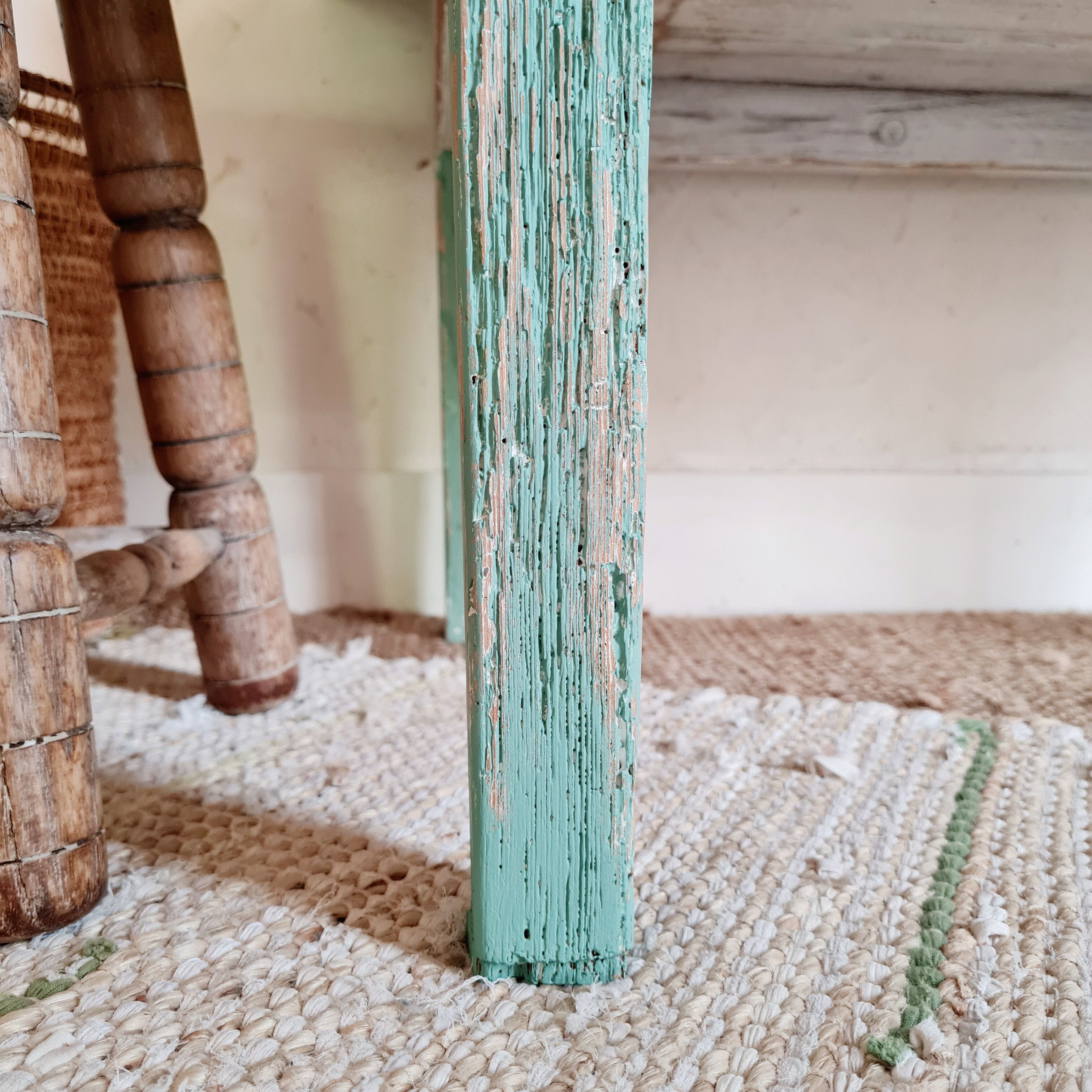 Table basse de ferme en bois piétement vert