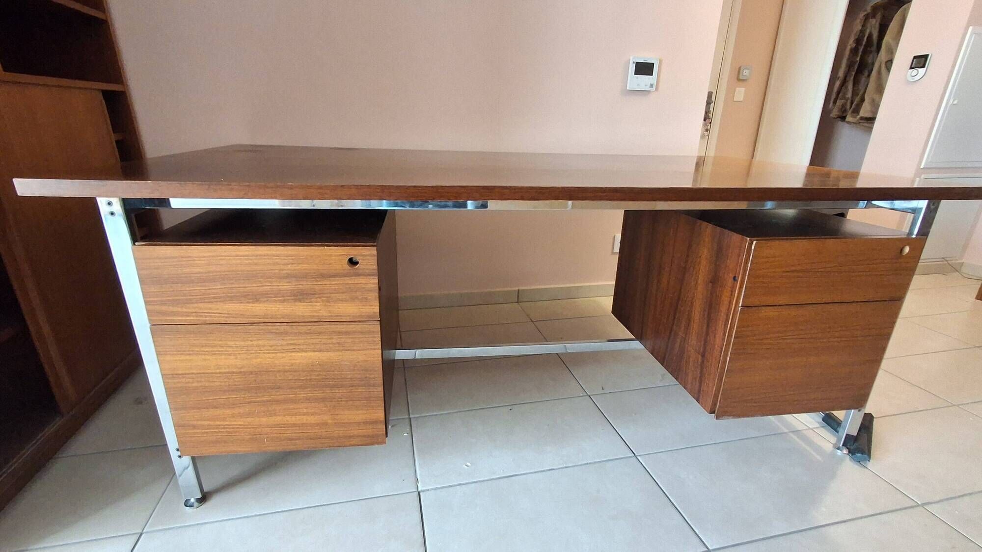 Large executive office