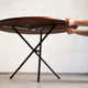 Table ronde élévatrice par Jürg Bally