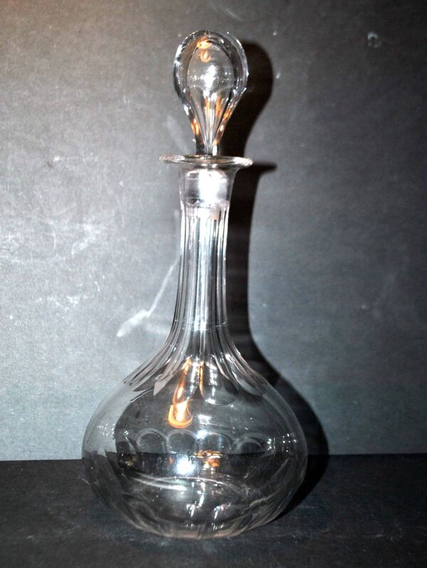 Carafe ancienne en cristal de baccarat - catalogue 1907 forme gondole à côtes plates 21cm