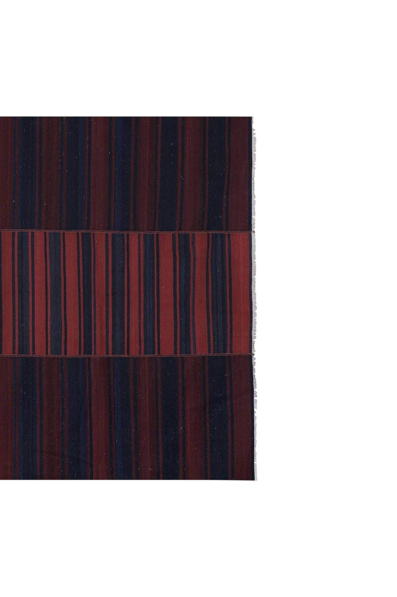 Vintage Turkish kilim, handwoven, 208x325 cm.