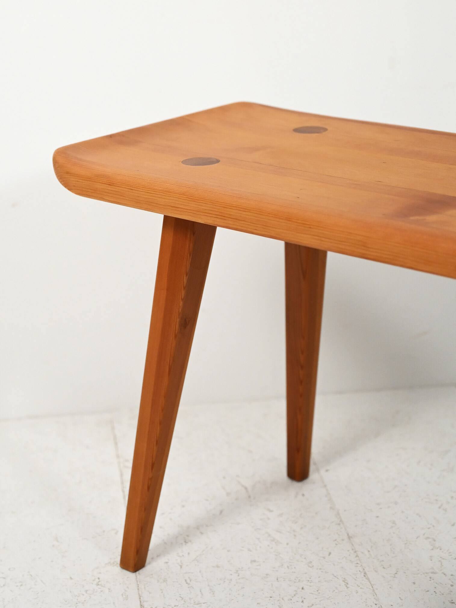 Banc en pin 'Visingsö' par Malmsten