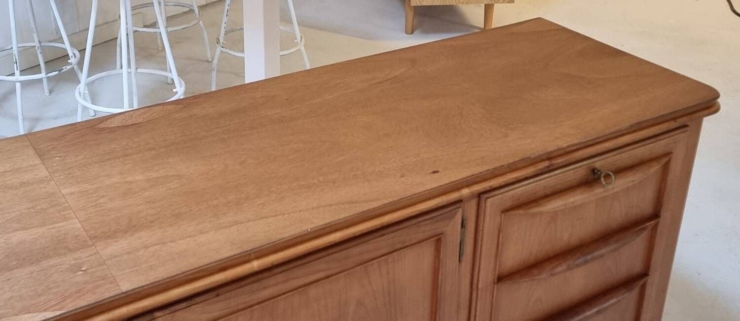 Buffet du milieu du siècle