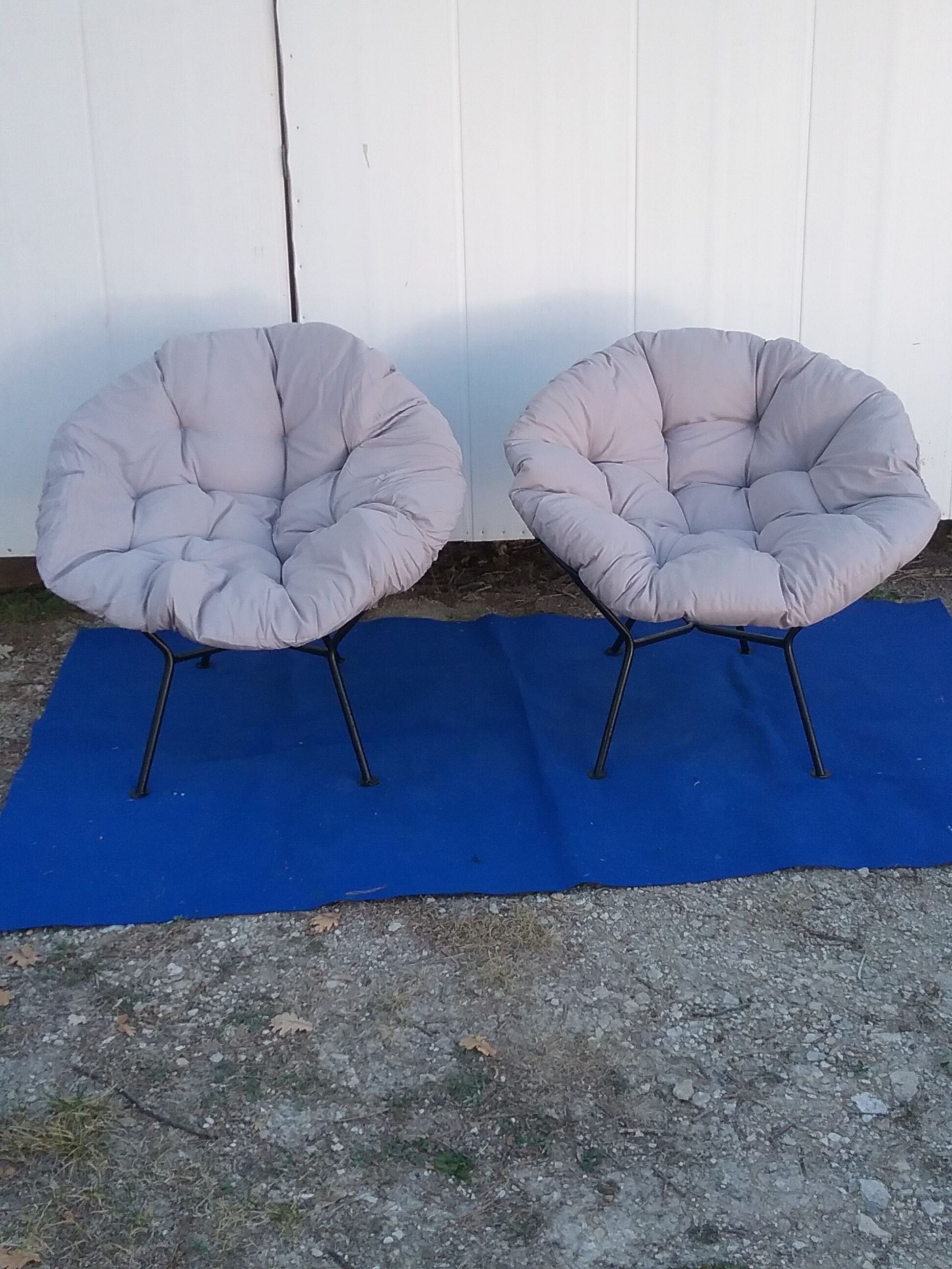 Paire de fauteuils vintage corbeille