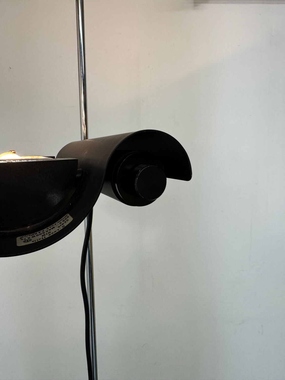 Italian Design Architonic Oluce DIM 333 floor lamp by Vico Magistretti