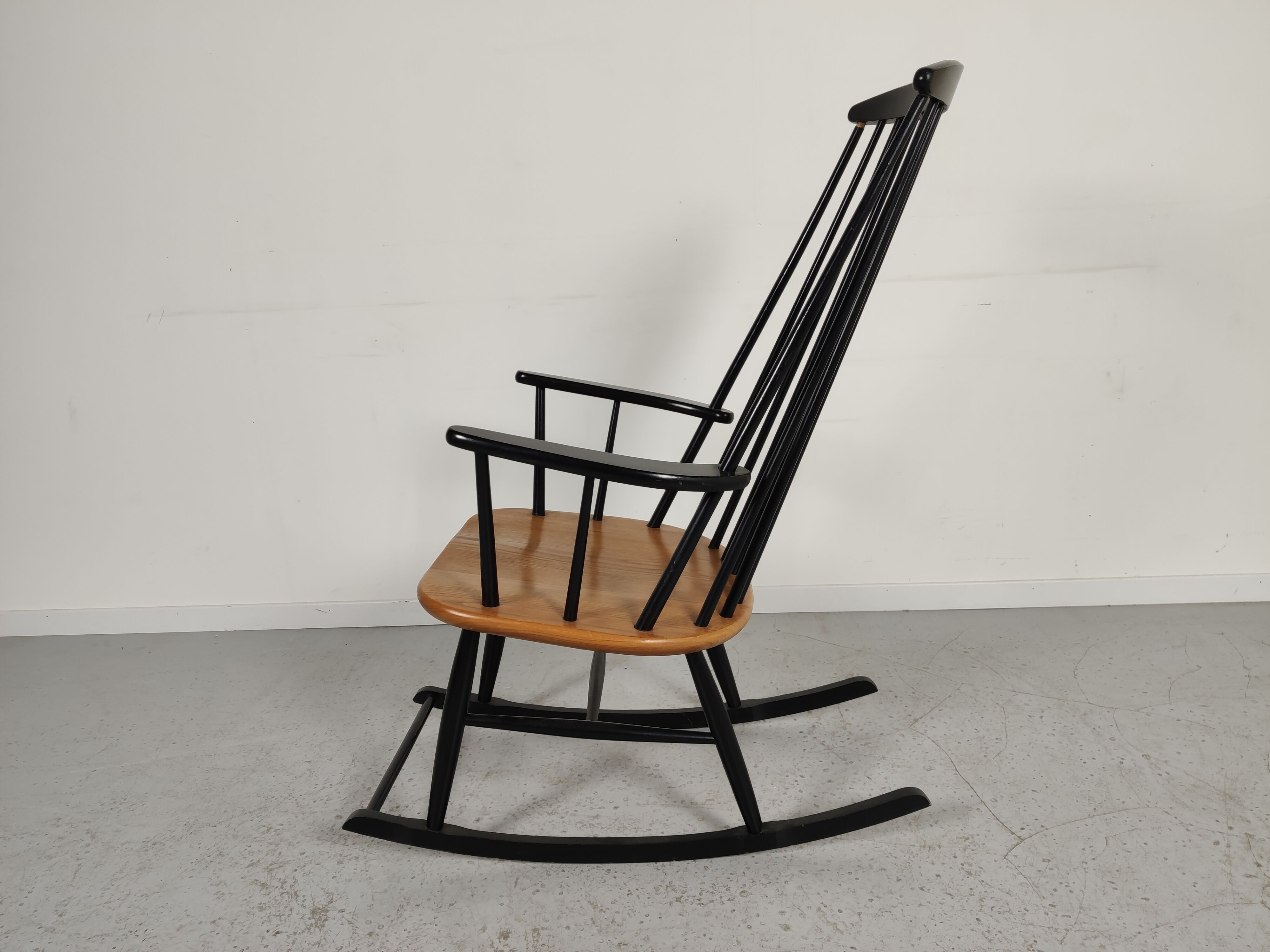 Scandinavian rocking-chair 60