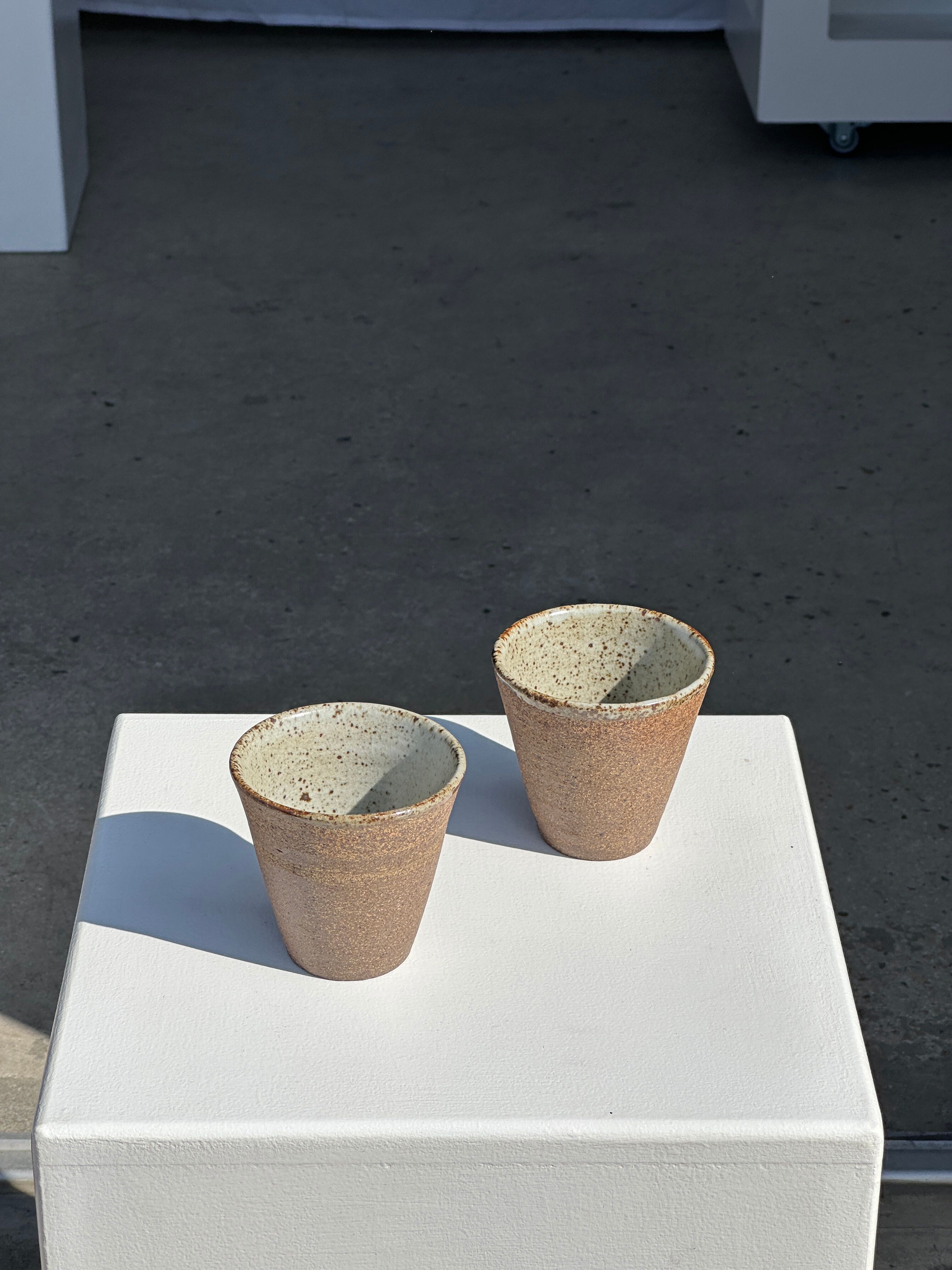 Lot de 2 tasses en céramique indonésienne (mat brun)