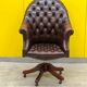 Fauteuil chesterfield directors en cuir brun