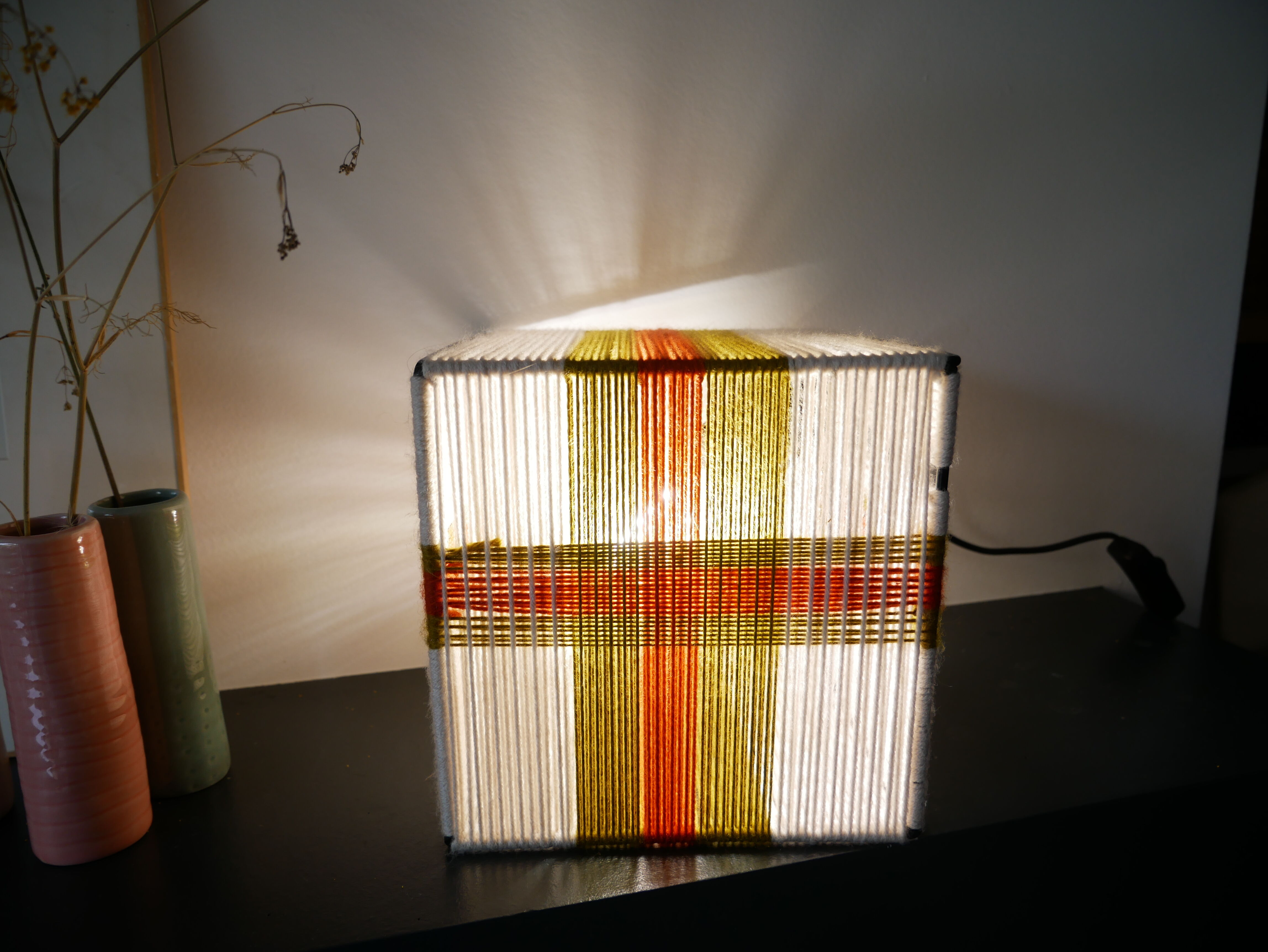 Kara table lamp woven