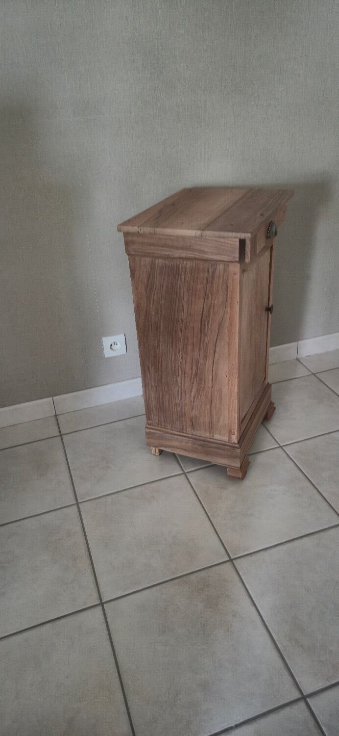 Small solid wood jam jar holder