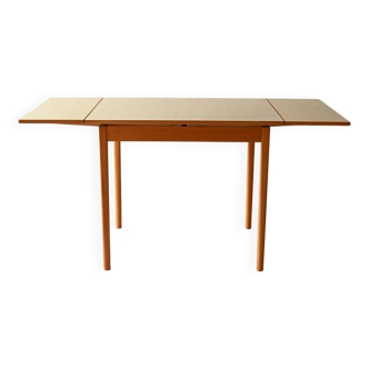 Table à manger vintage scandinave en formica