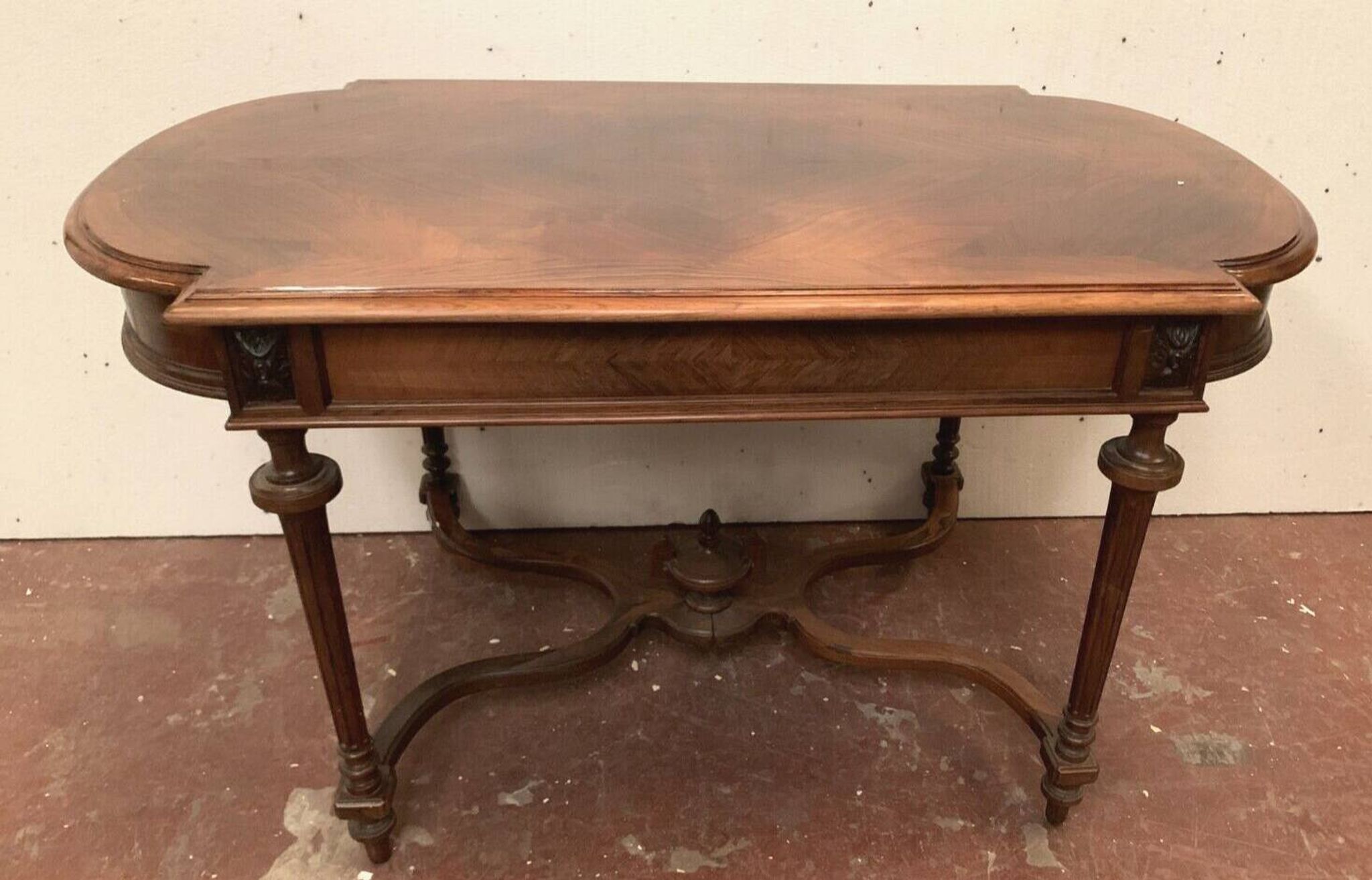 Napoleon III desk table in rosewood and 19th century veneer