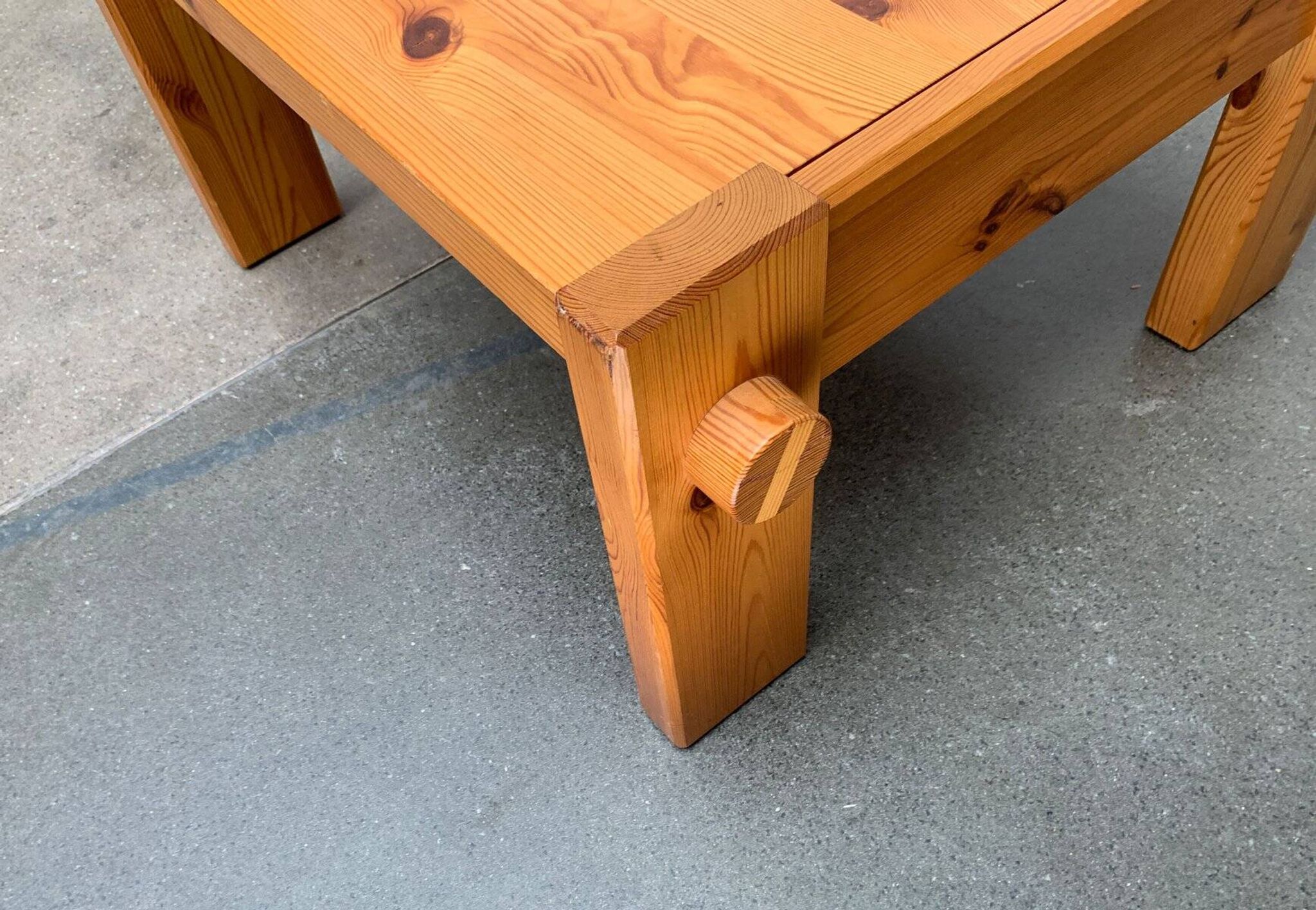 Vintage Scandinavian brutalist coffee table in Swedish pine by Yngve Ekström for Swedese, 1970s.