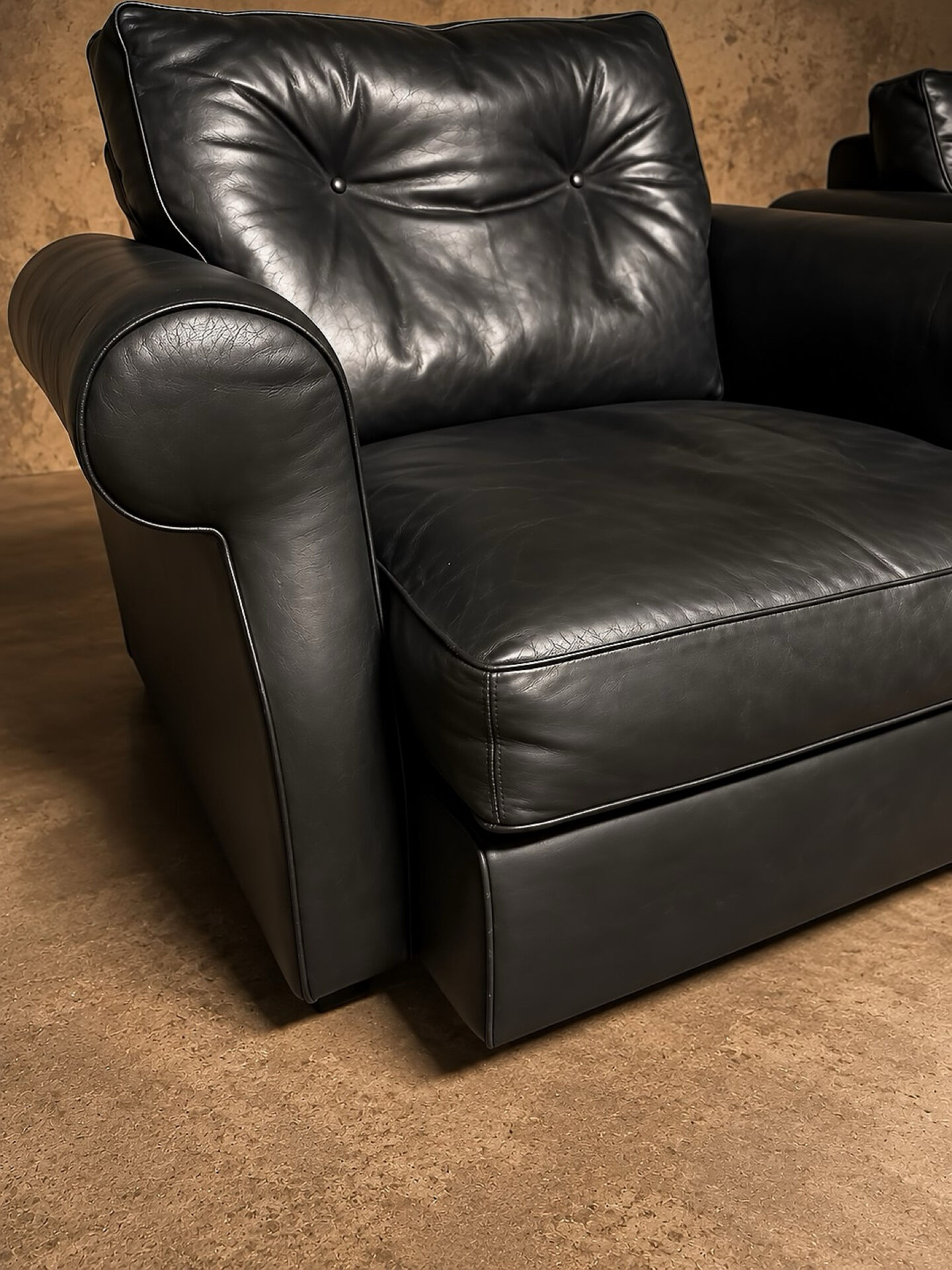 Paire Fauteuils Club Minotti Italy circa 1990