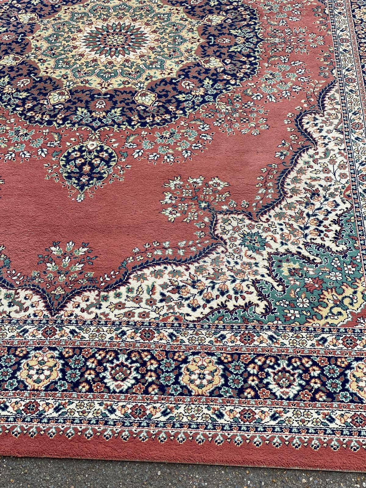 Kasan burgundy red combed wool oriental rug 200x300cm