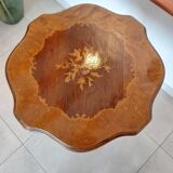 Inlaid pedestal table