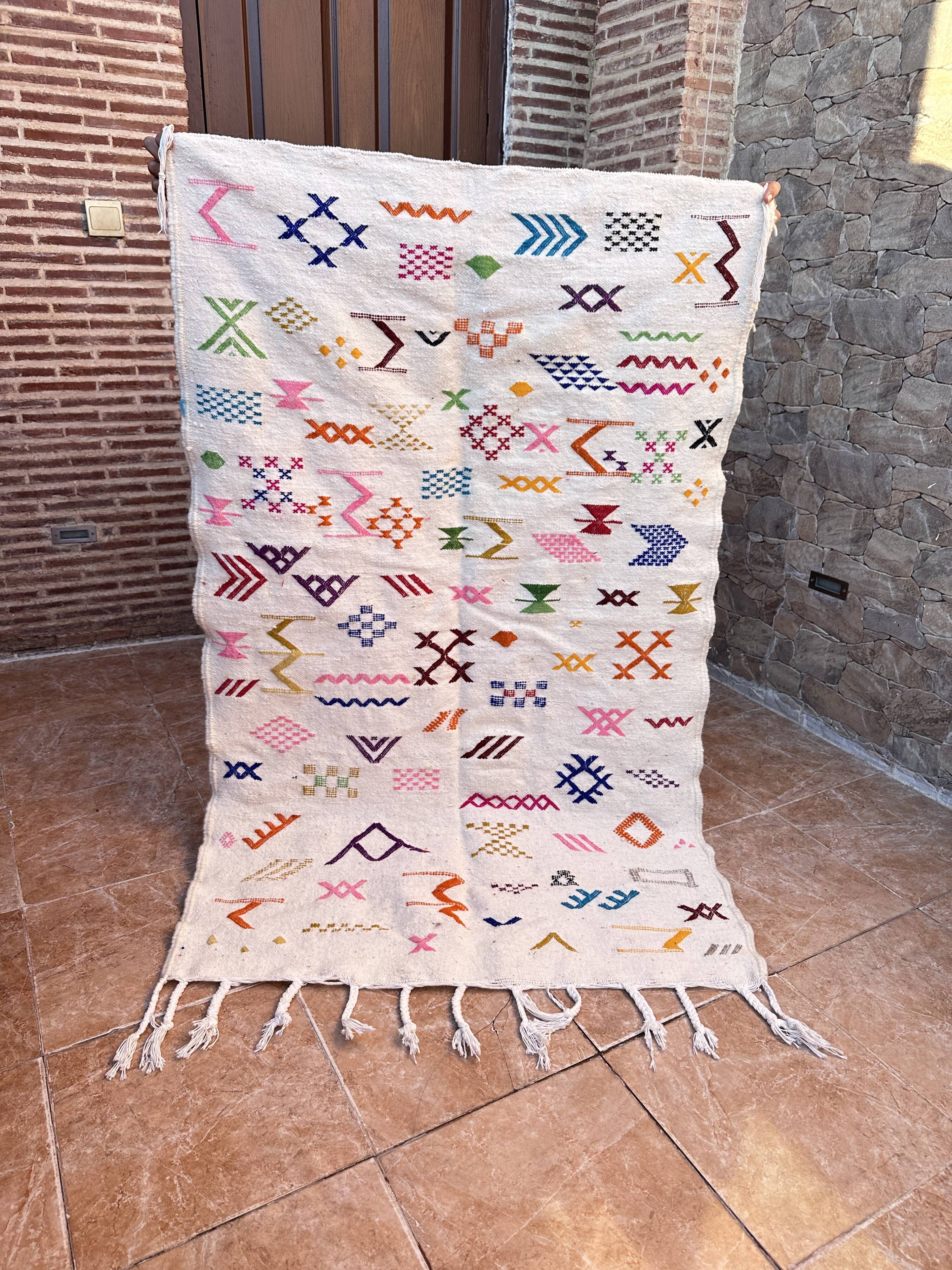 Handmade wool Berber rug – Colourful bohemian Moroccan kilim
