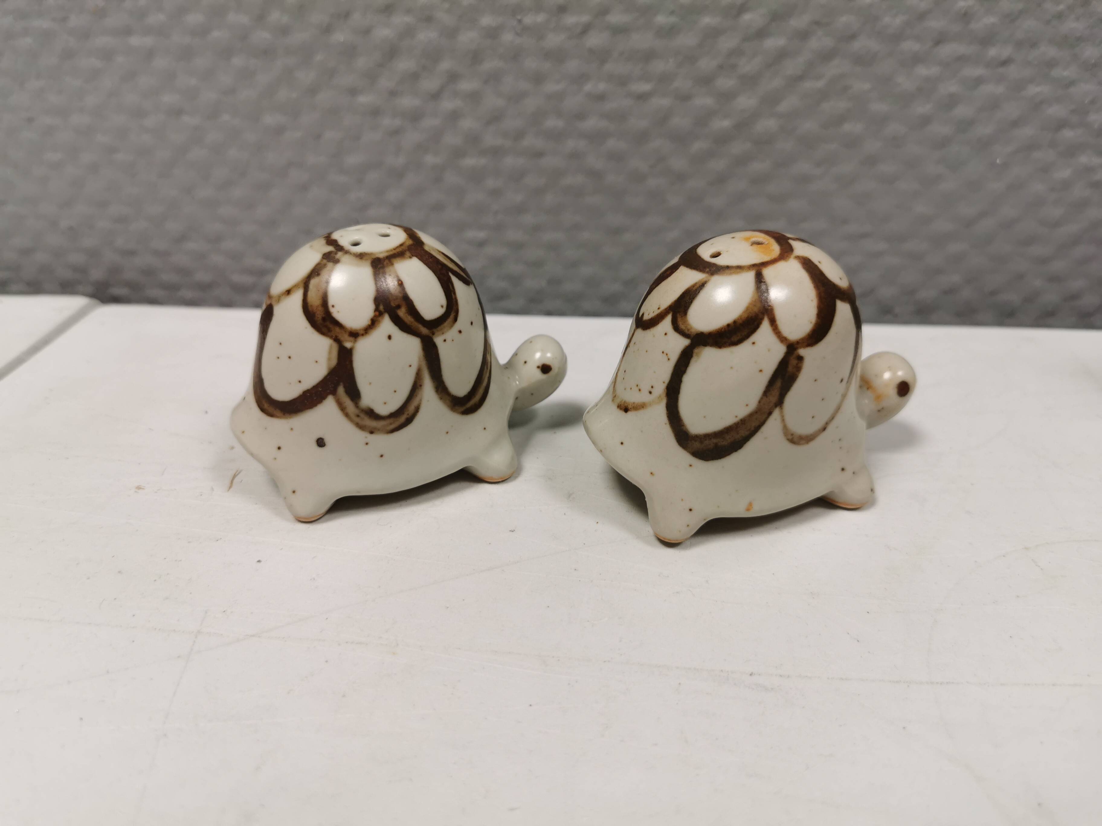 Ceramic turtles as salt and pepper sets made for Danish Søholm 1970-1980s.