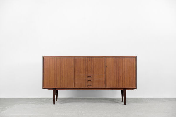 Buffet haut classique scandinave en teck avec tiroirs, années 1960