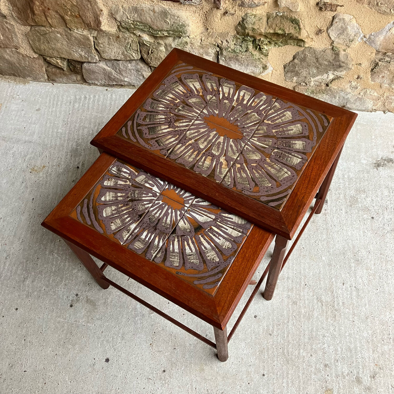 Ceramic trundle table