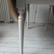 Round table with flaps