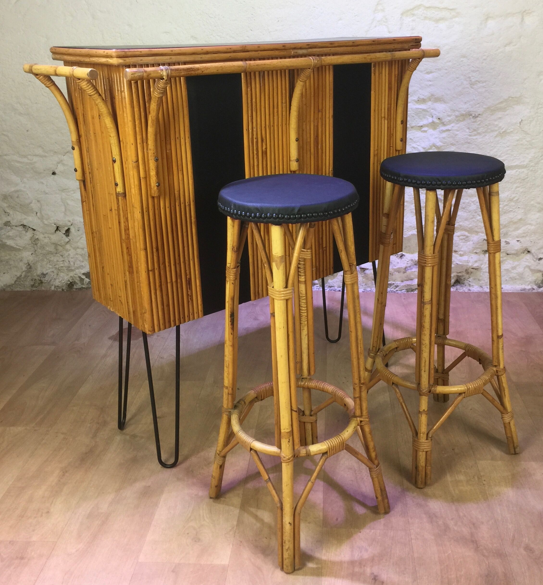 Rattan bar and its 2 stools 60s