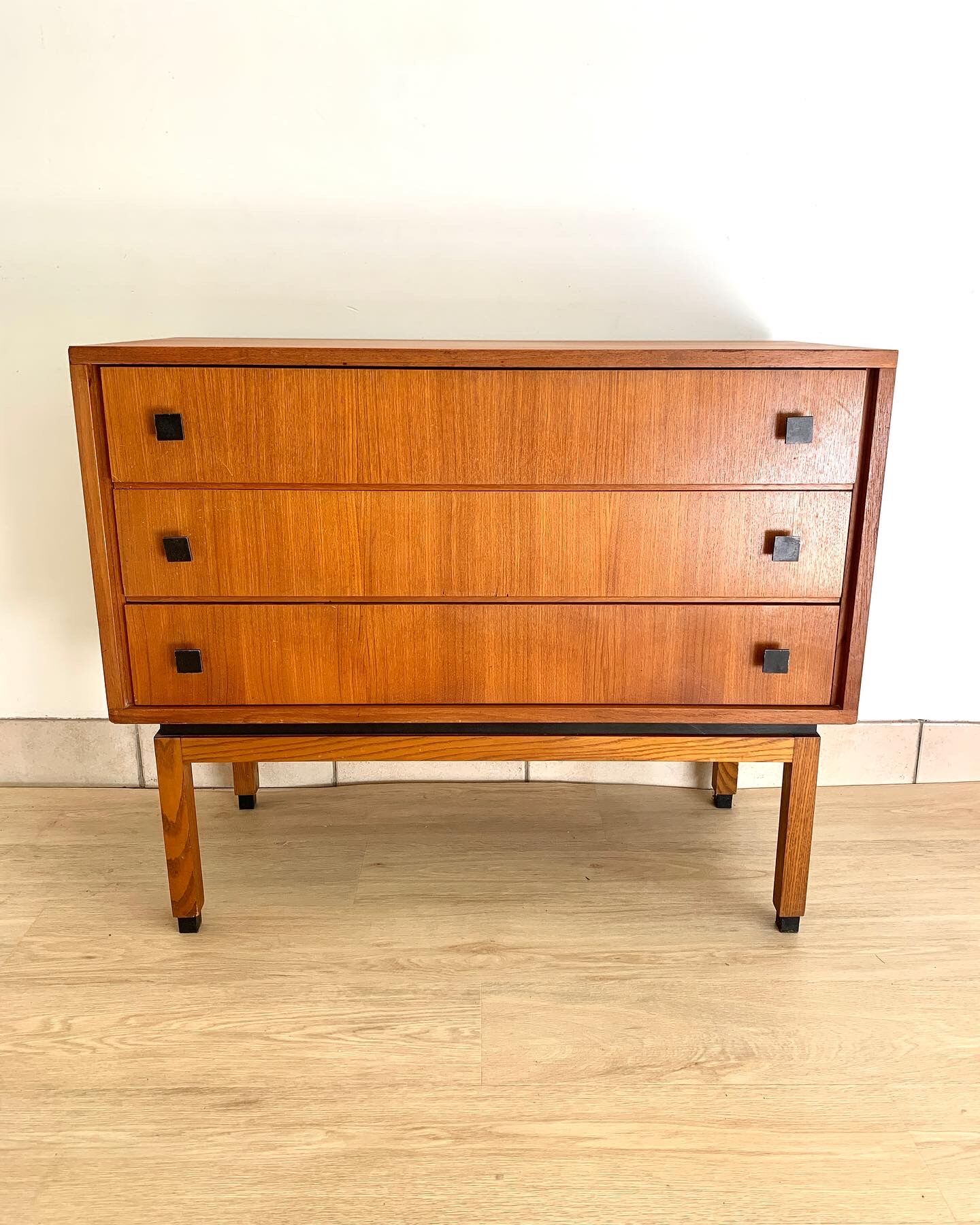 Vintage teak chest of drawers MDK Belgium