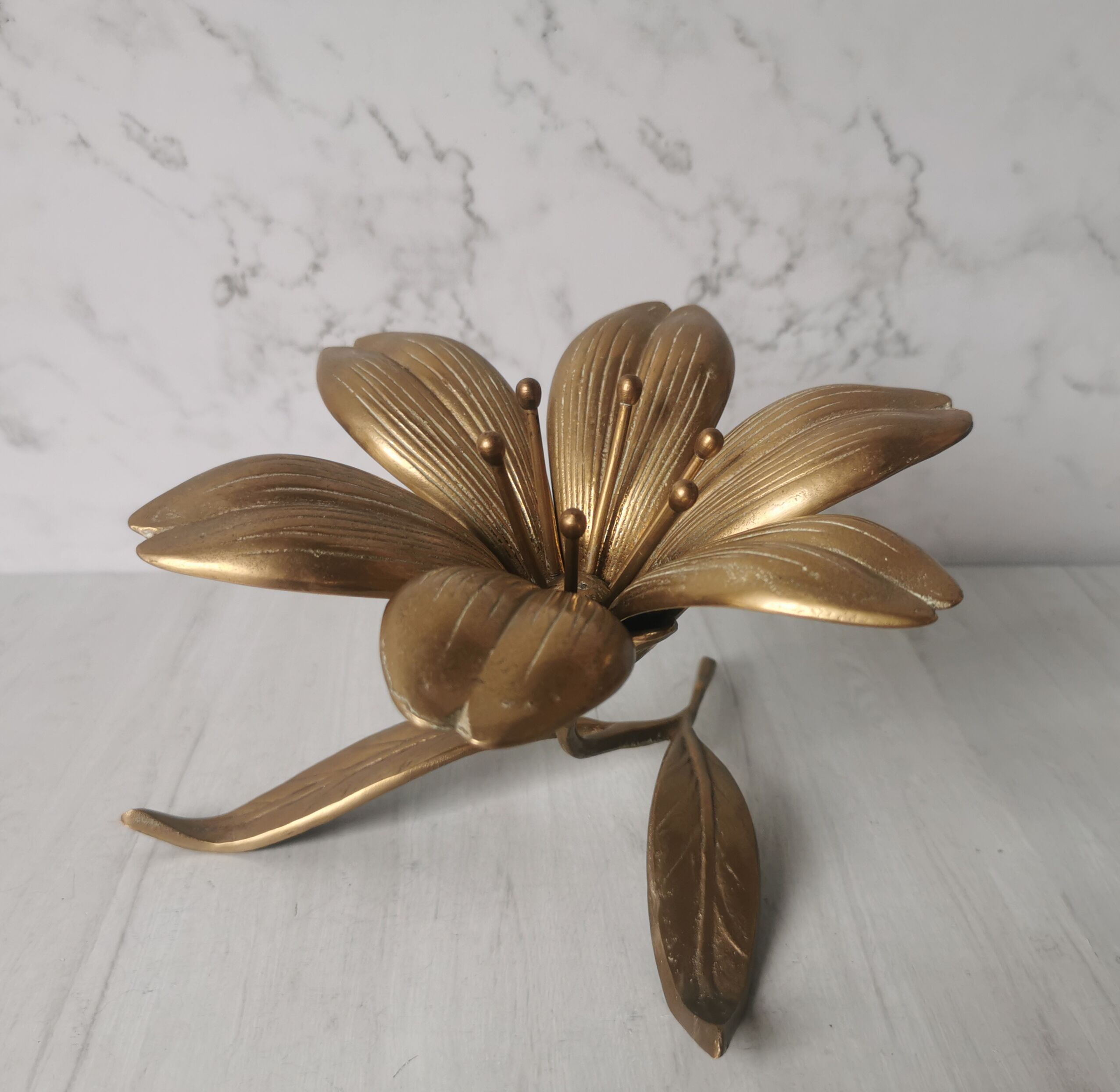 Brass ashtray fleur de lys with petals