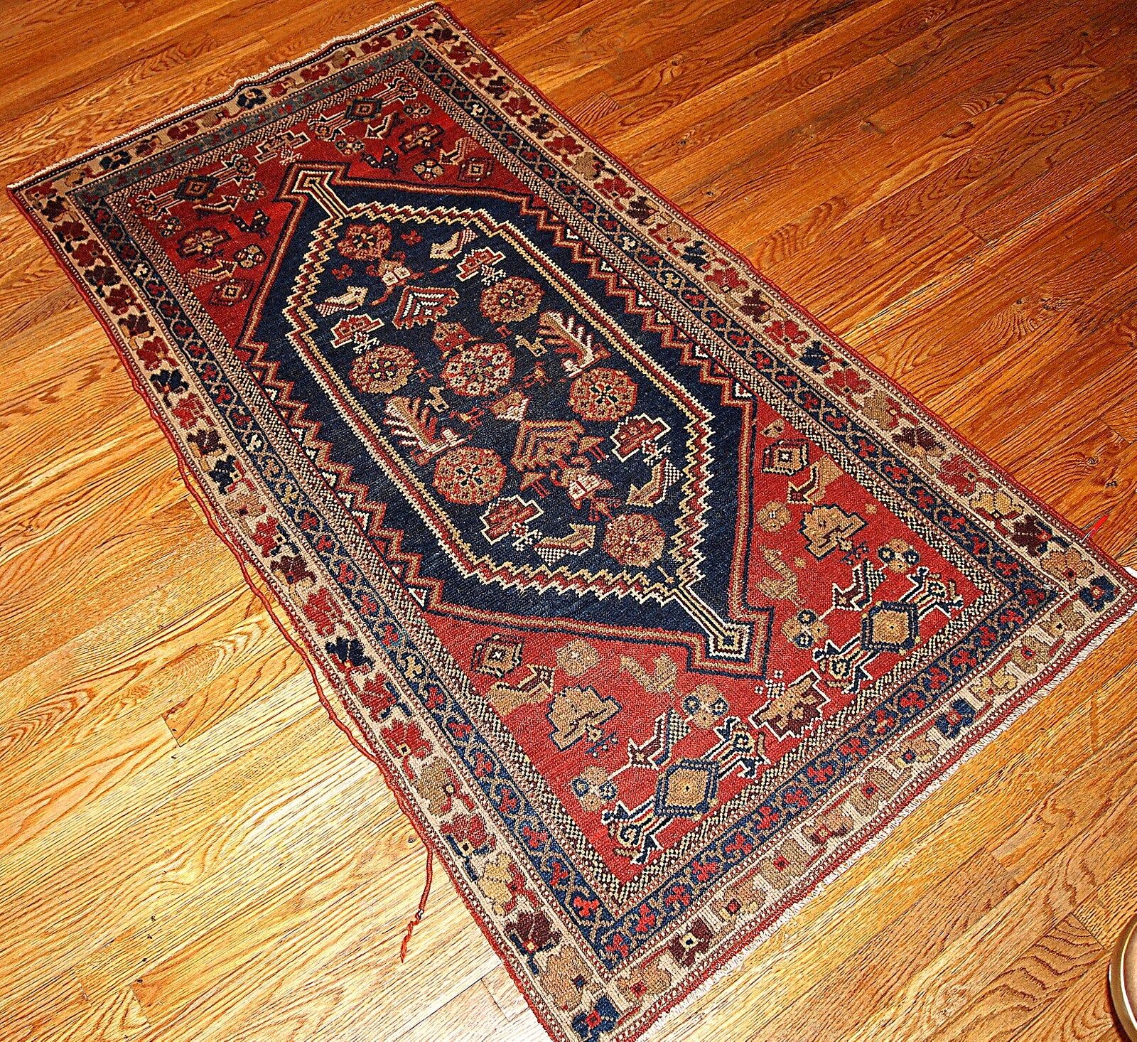 Handmade antique Persian Shiraz rug 97cm x 180cm 1920s