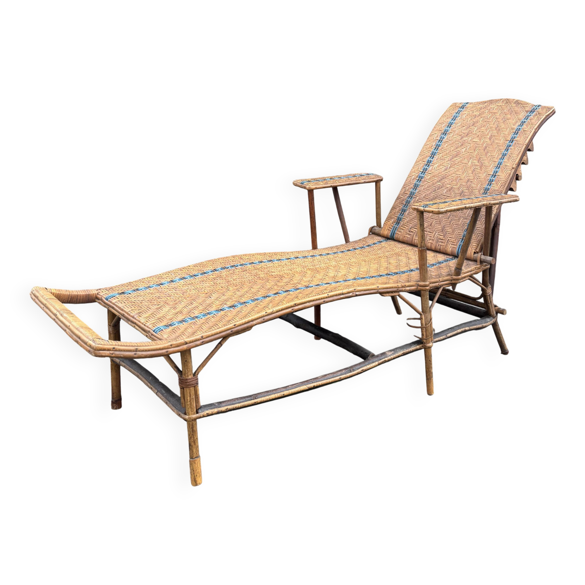 Wicker chaise longue