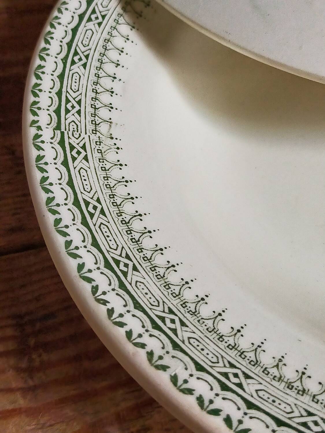 Five old plates Terre de fer from Choisy-Le-Roi HB and cie