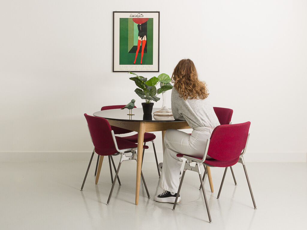 Round table, black lacquered top, solid oak base