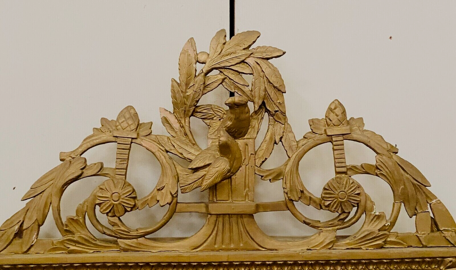 Louis XVI style mirror in wood and gilded stucco XIX century,, 122x72 cm