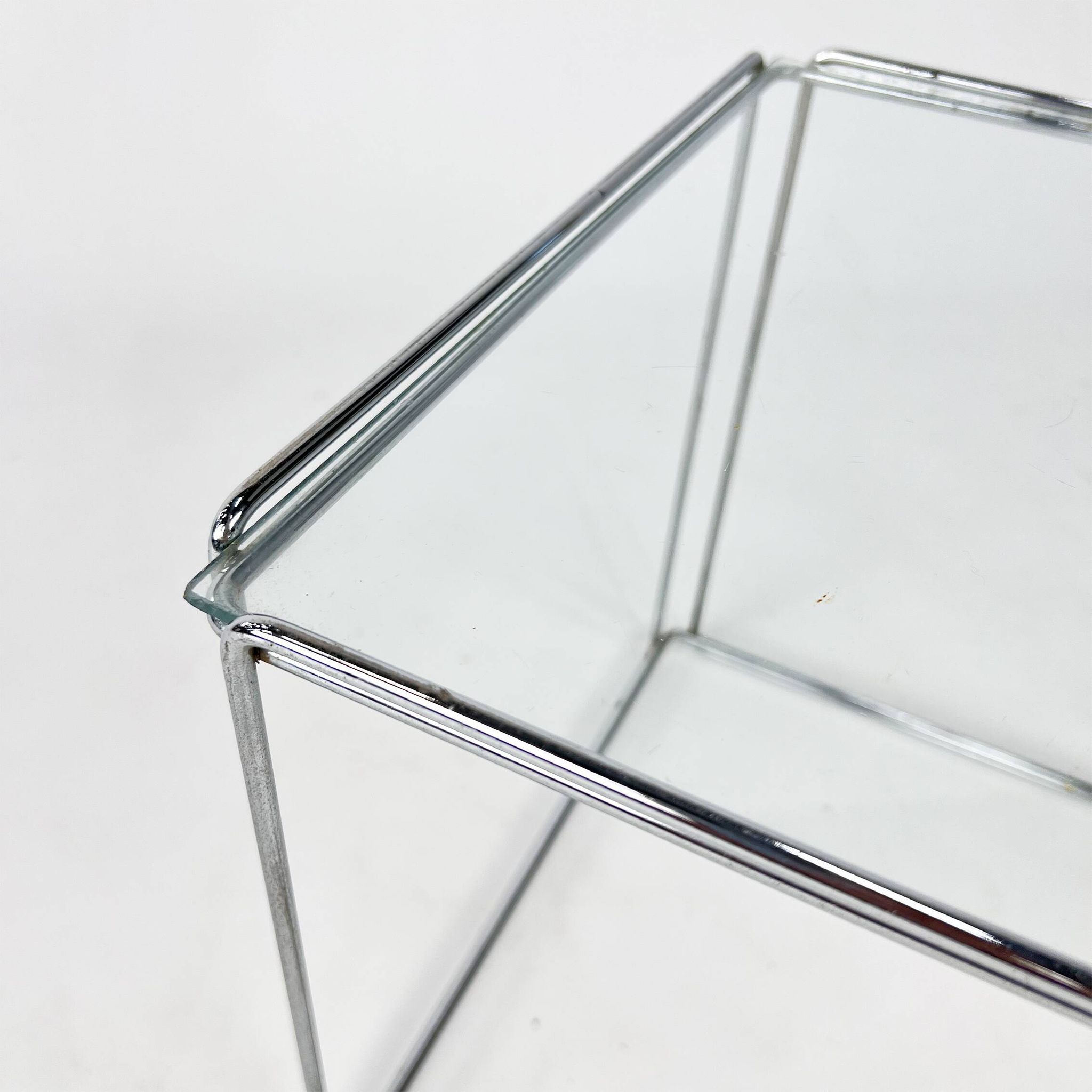 Table d'appoint en acier et verre de Max Sauze, années 1970