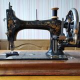 Machine sewing manual and Original portable, Victoria from 1894